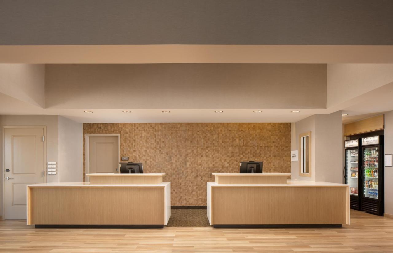 Residence Inn By Marriott Tampa 卫斯理堂 外观 照片