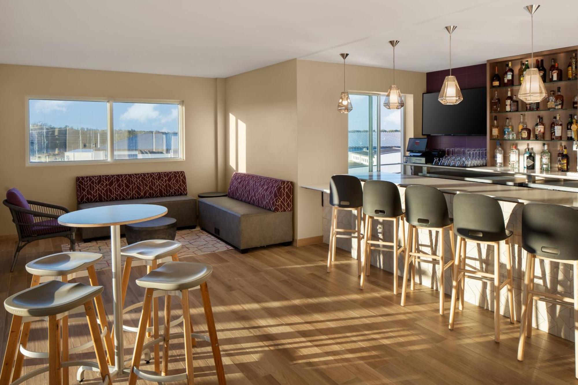 Residence Inn By Marriott Tampa 卫斯理堂 外观 照片