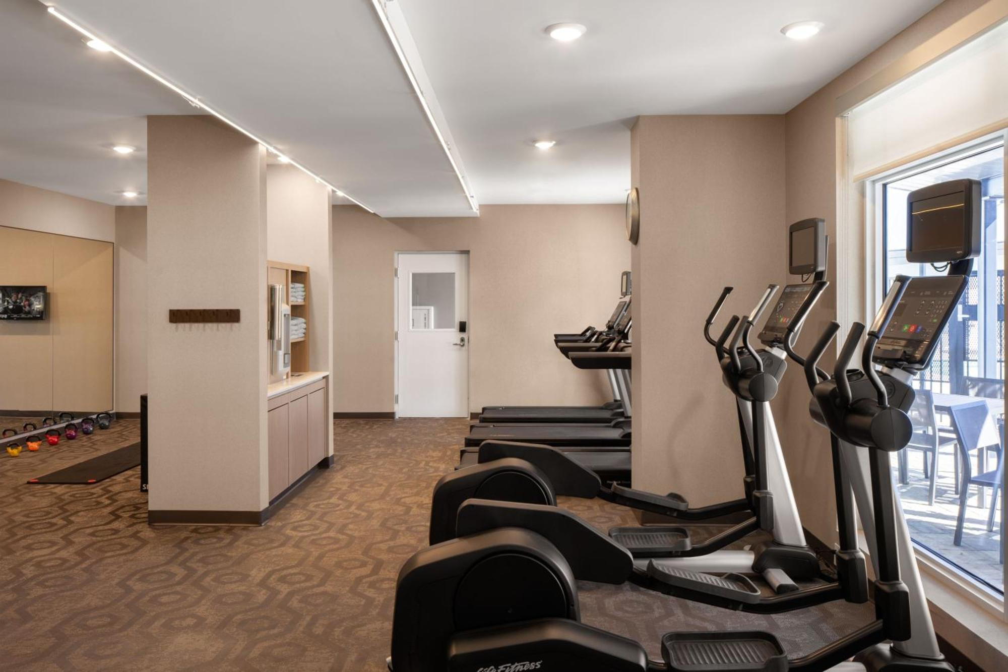 Residence Inn By Marriott Tampa 卫斯理堂 外观 照片