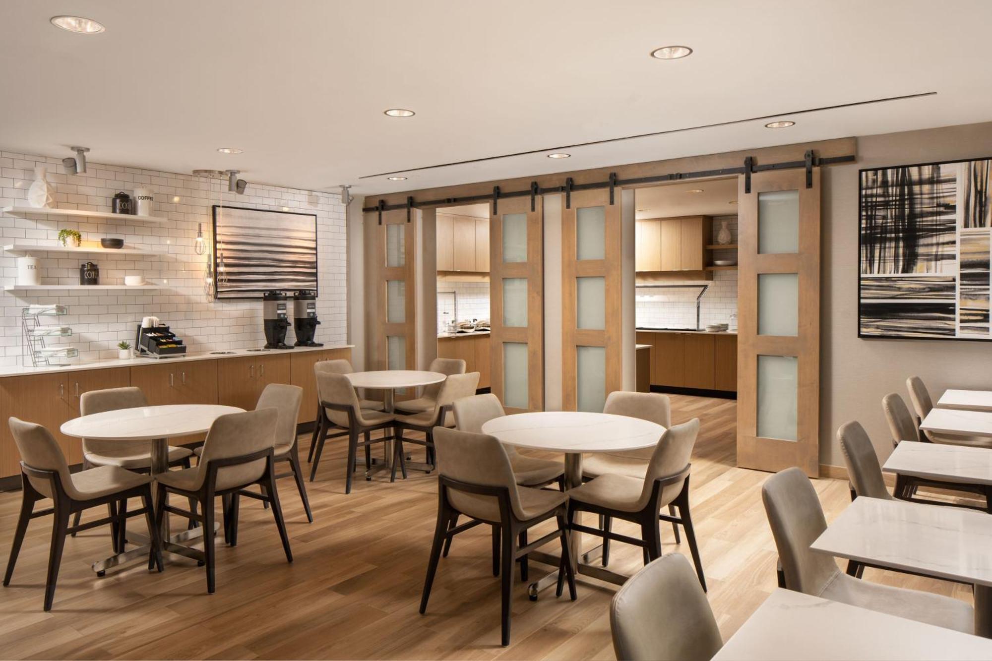 Residence Inn By Marriott Tampa 卫斯理堂 外观 照片