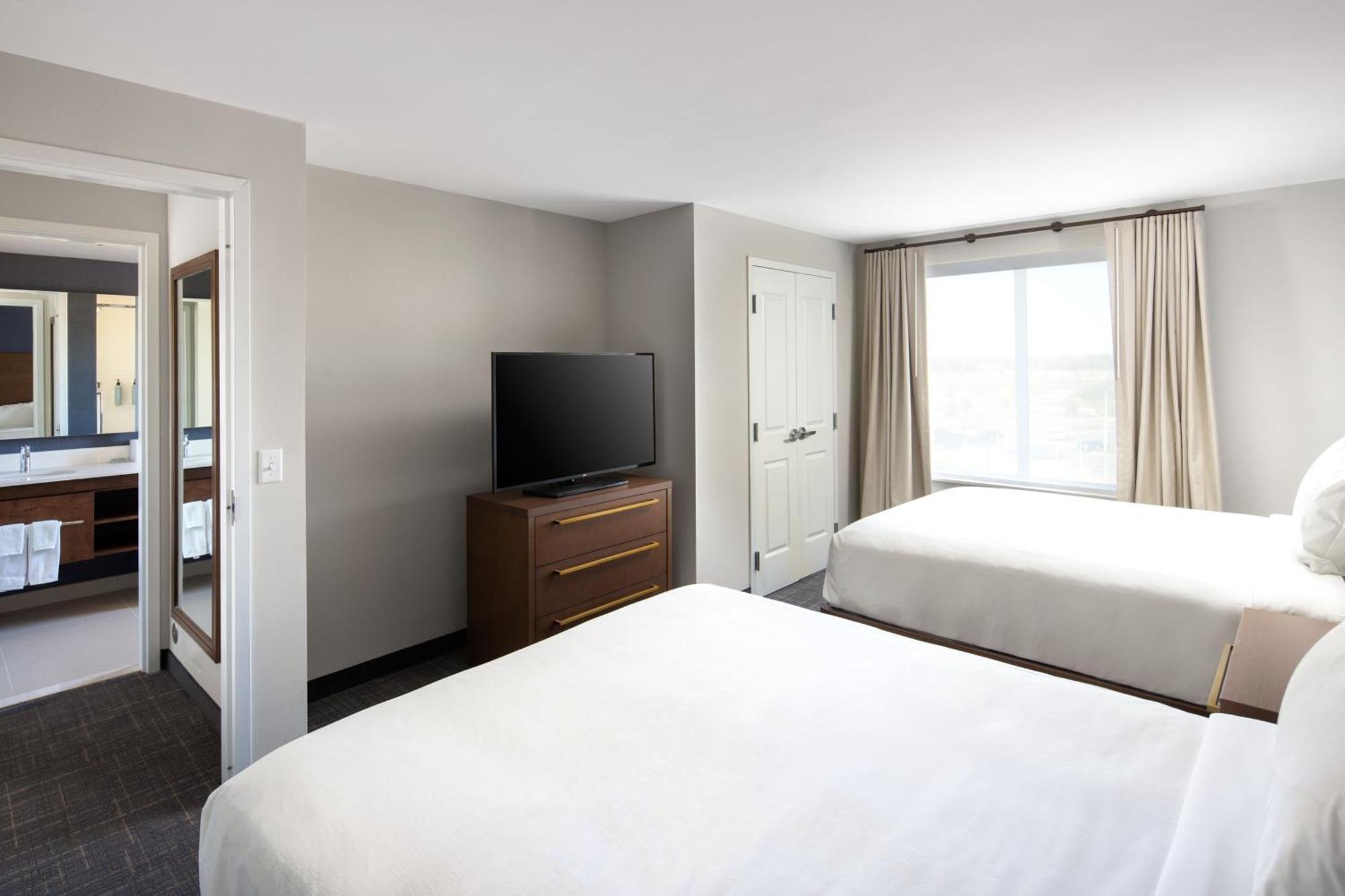 Residence Inn By Marriott Tampa 卫斯理堂 外观 照片