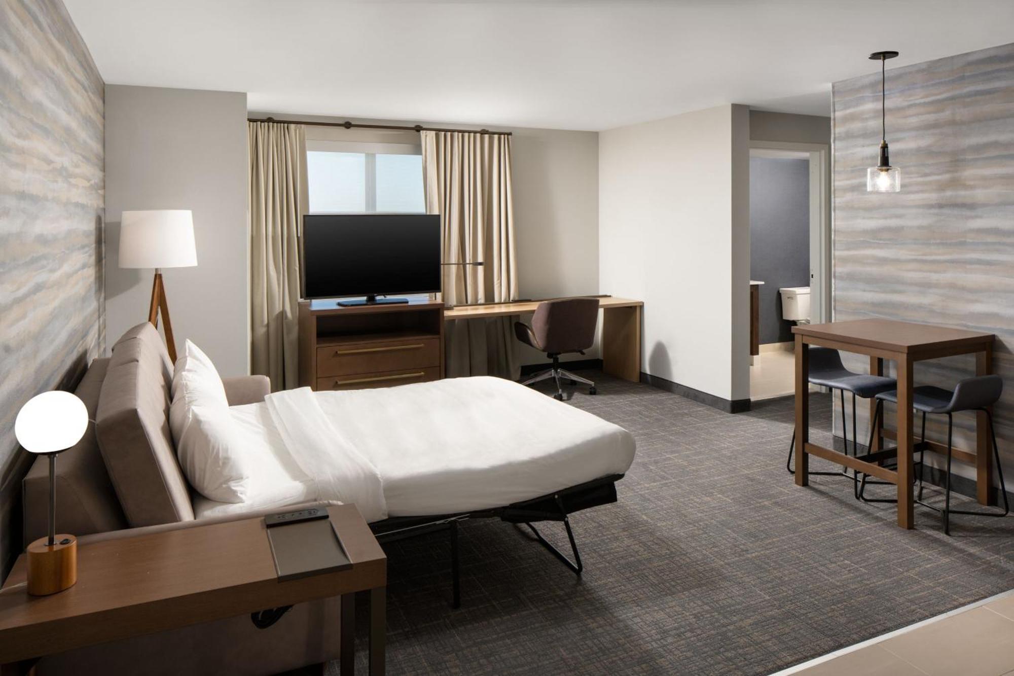 Residence Inn By Marriott Tampa 卫斯理堂 外观 照片
