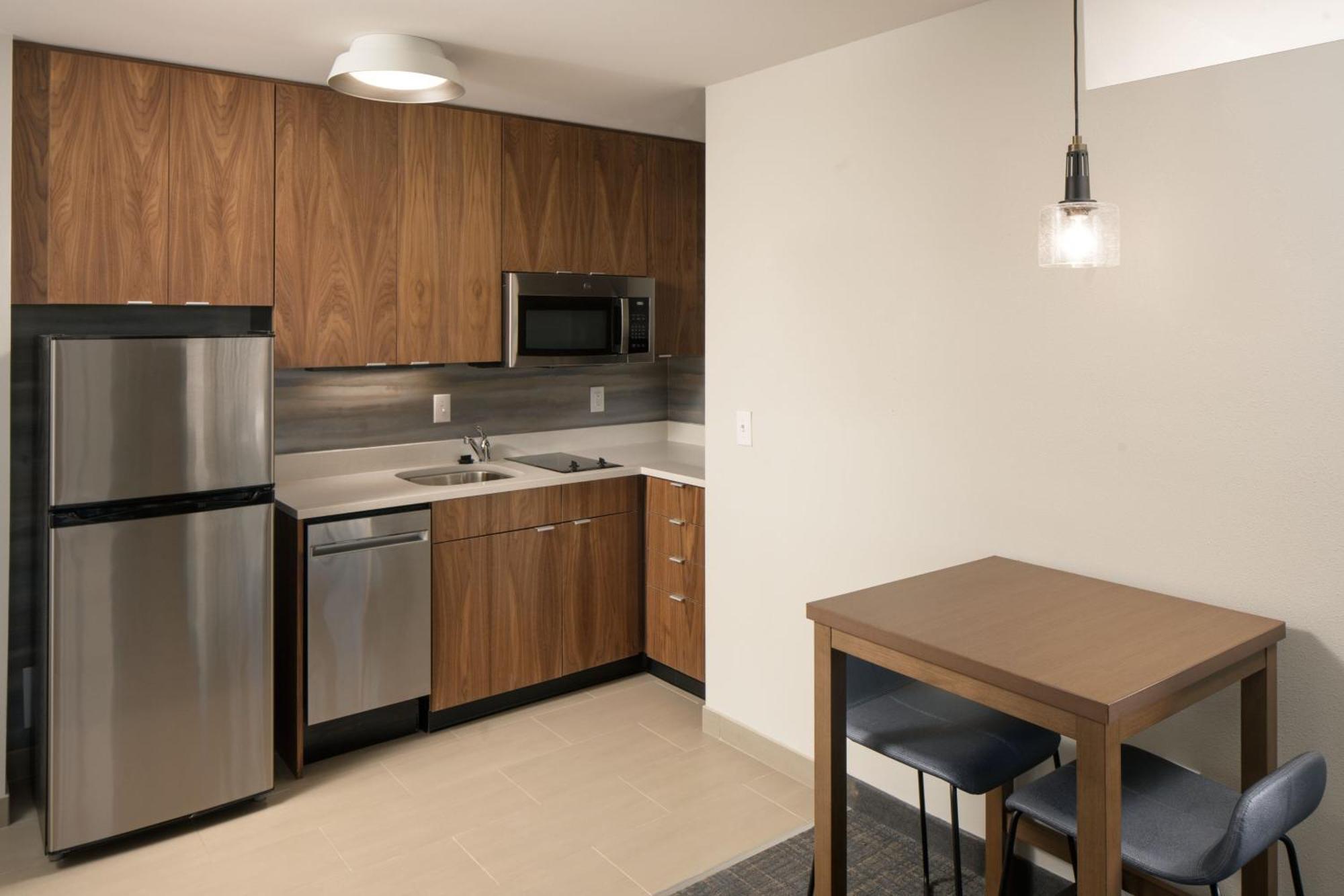 Residence Inn By Marriott Tampa 卫斯理堂 外观 照片